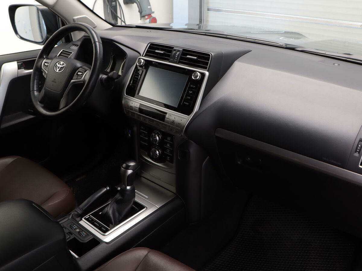 Toyota Land Cruiser Prado 2017 года с пробегом. Фото: #6