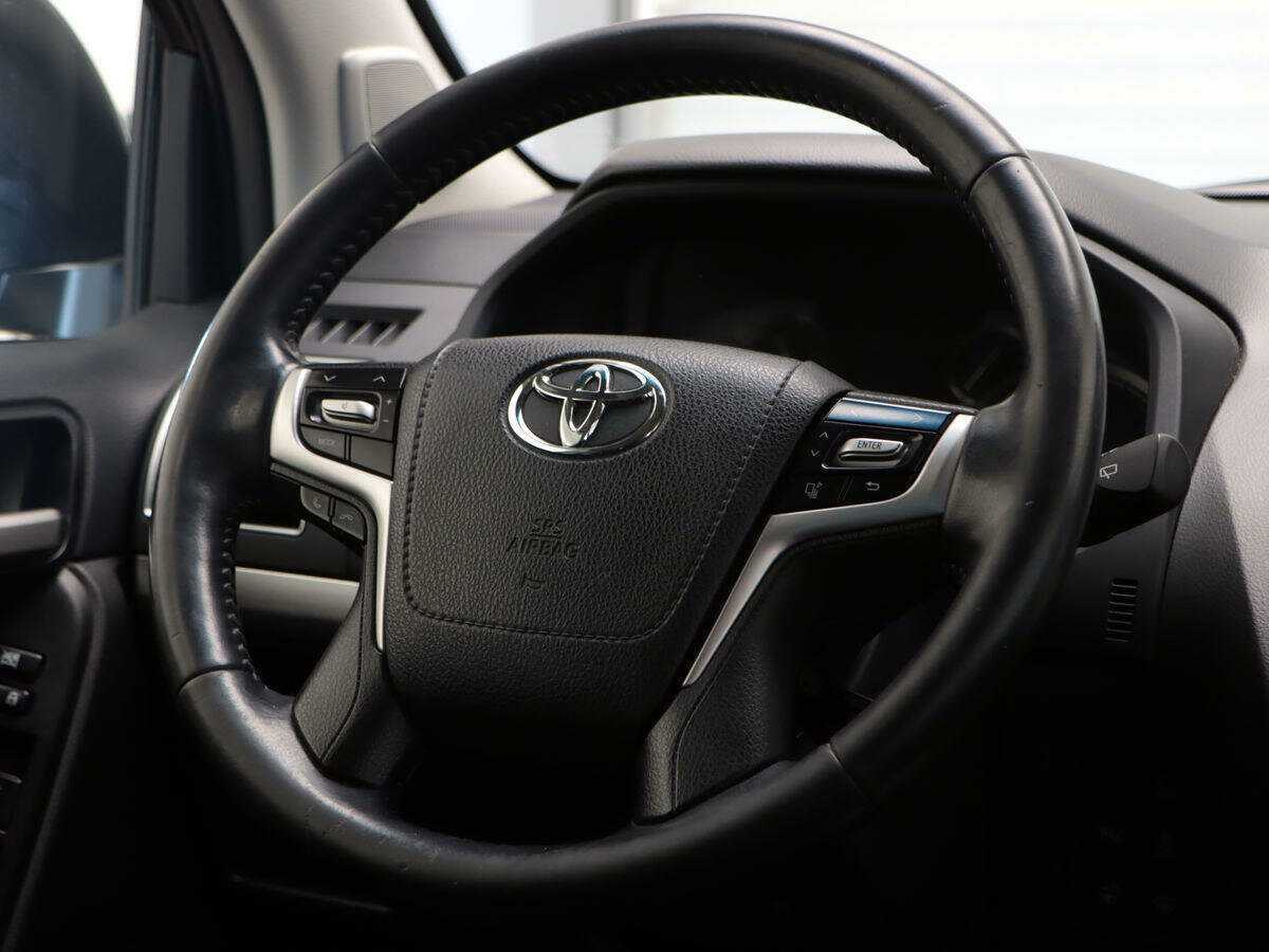 Toyota Land Cruiser Prado 2017 года с пробегом. Фото: #12