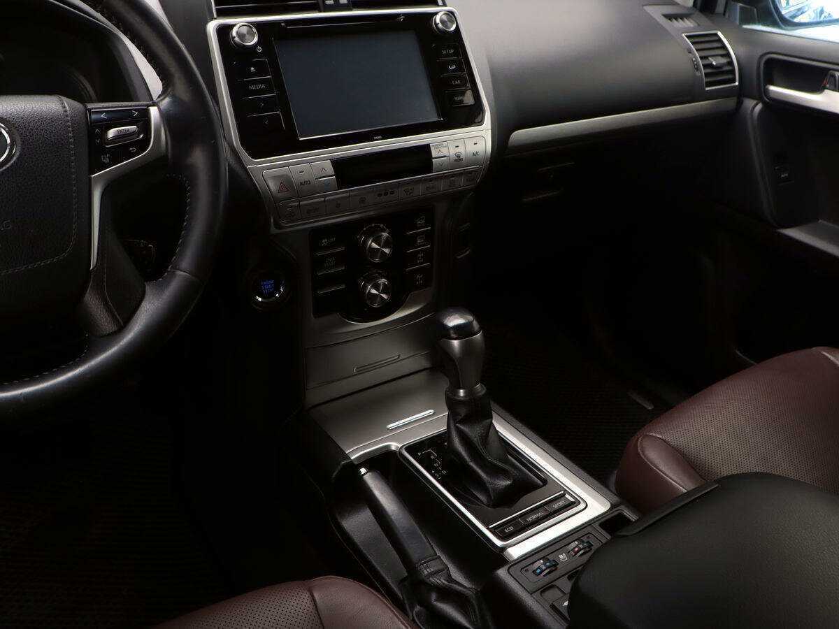 Toyota Land Cruiser Prado 2017 года с пробегом. Фото: #17