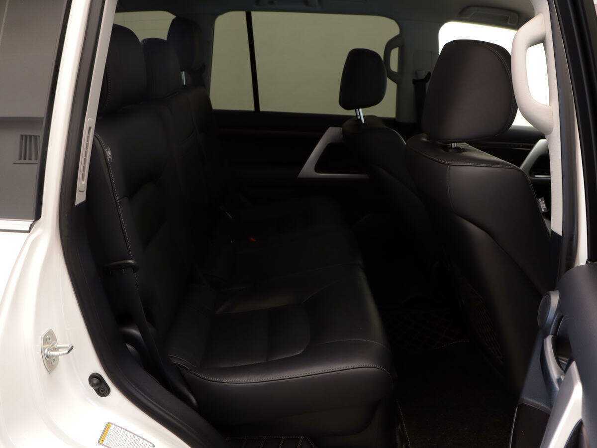 Toyota Land Cruiser 2019 года с пробегом. Фото: #7
