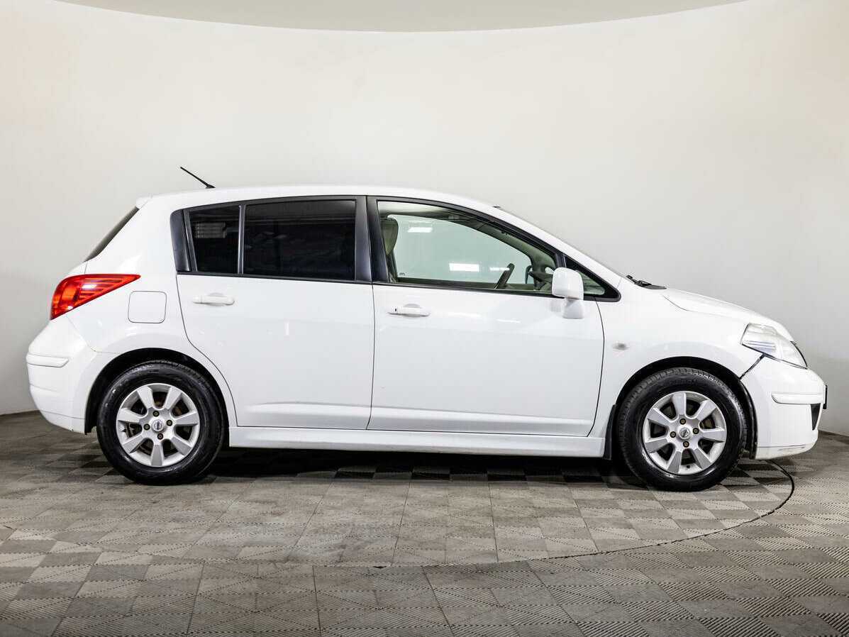 Nissan Tiida 2011 года с пробегом. Фото: #3