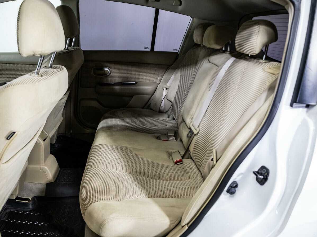 Nissan Tiida 2011 года с пробегом. Фото: #9