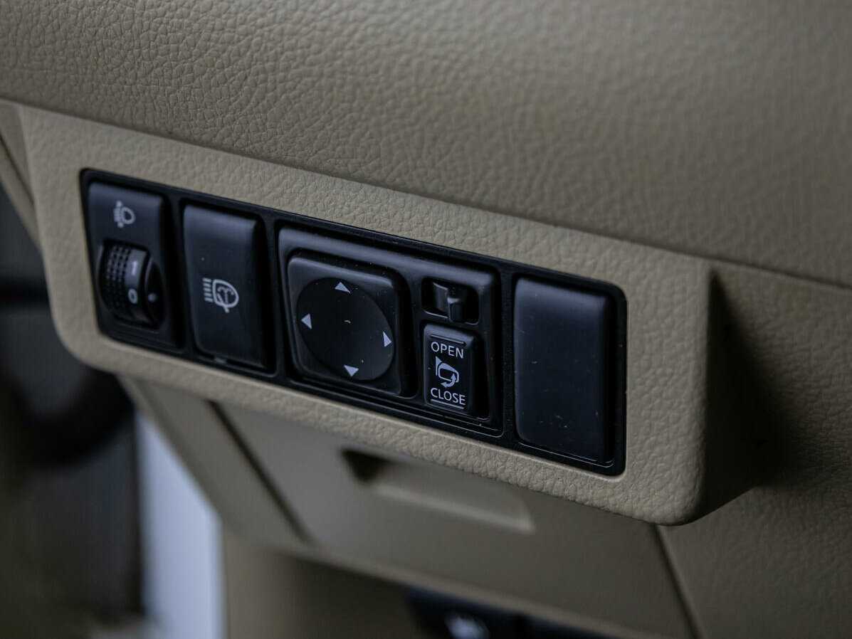 Nissan Tiida 2011 года с пробегом. Фото: #14