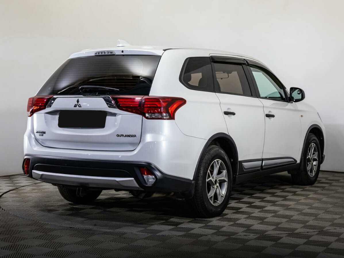 Mitsubishi Outlander 2018 года с пробегом. Фото: #3