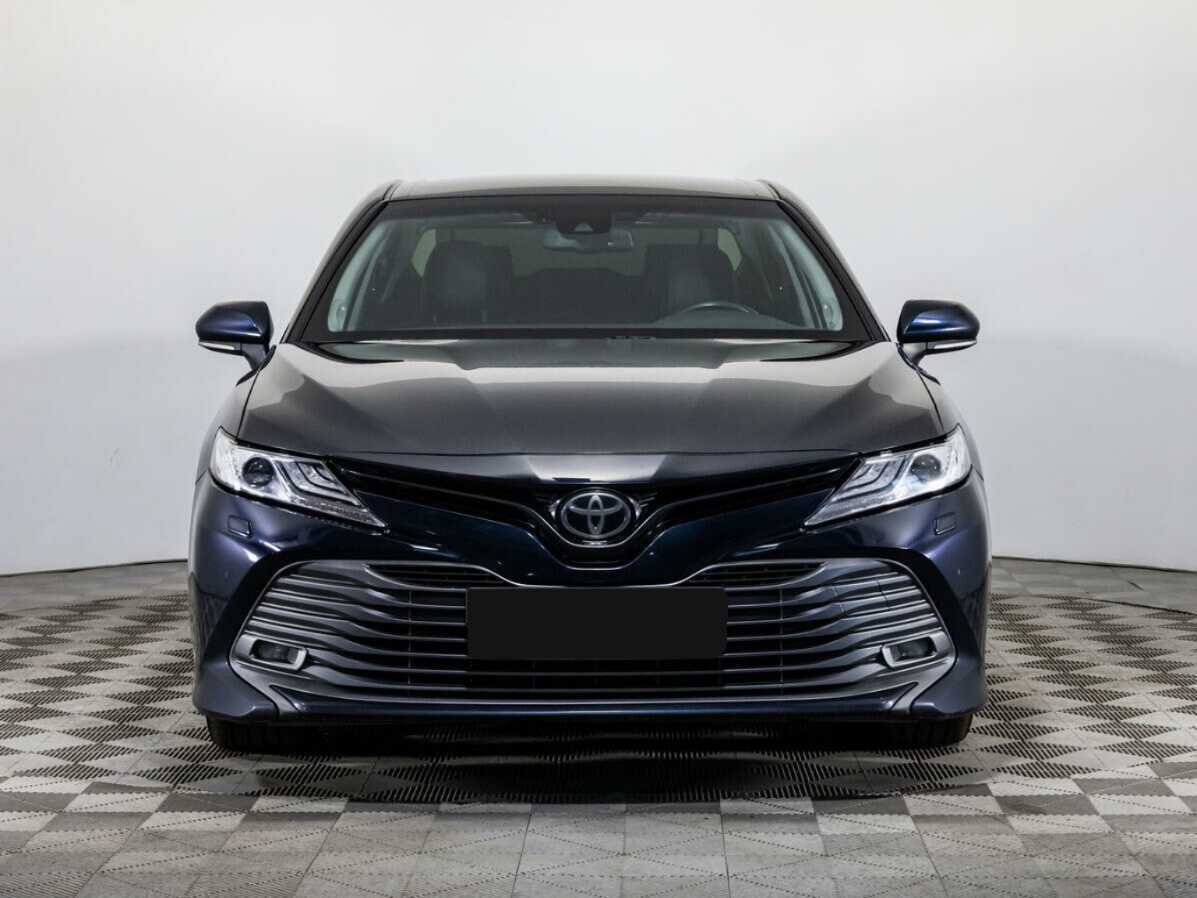 Toyota Camry 2018 года с пробегом. Фото: #1