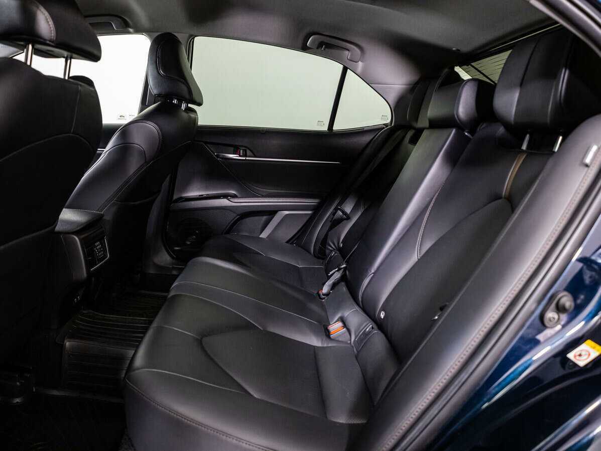 Toyota Camry 2018 года с пробегом. Фото: #16