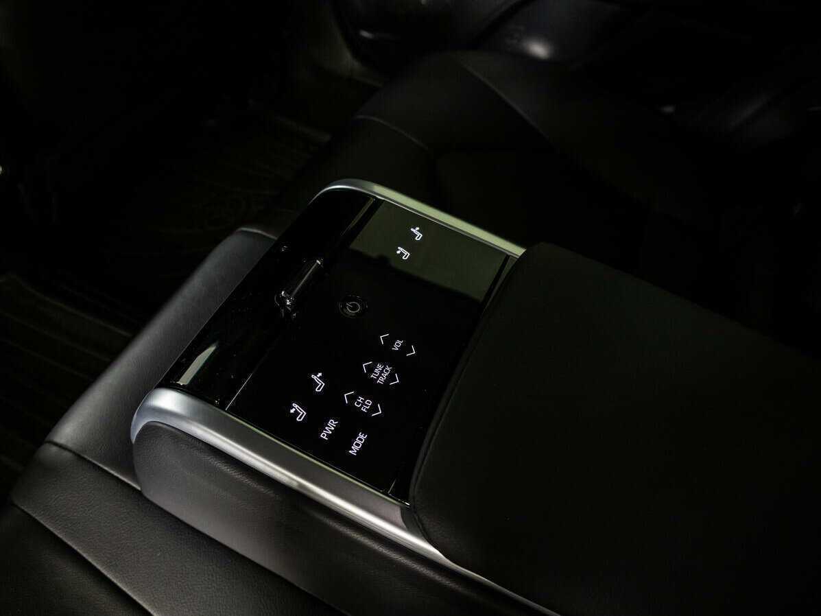 Toyota Camry 2018 года с пробегом. Фото: #17