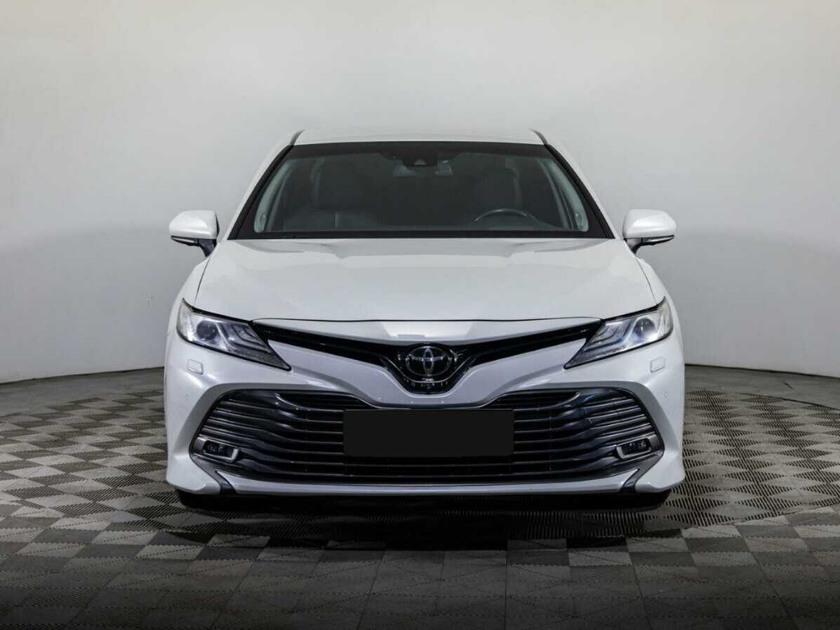 Toyota Camry 2018 года с пробегом. Фото: #1