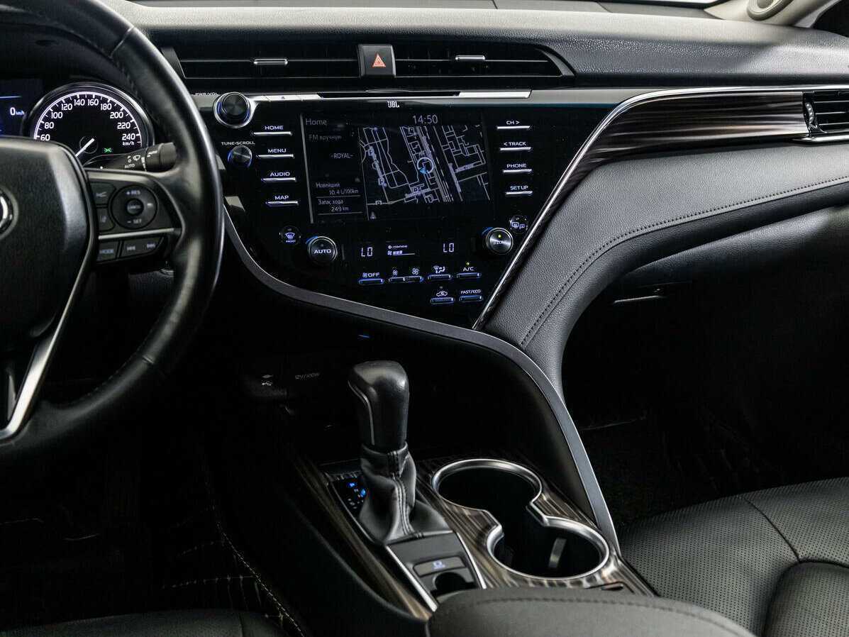 Toyota Camry 2018 года с пробегом. Фото: #13