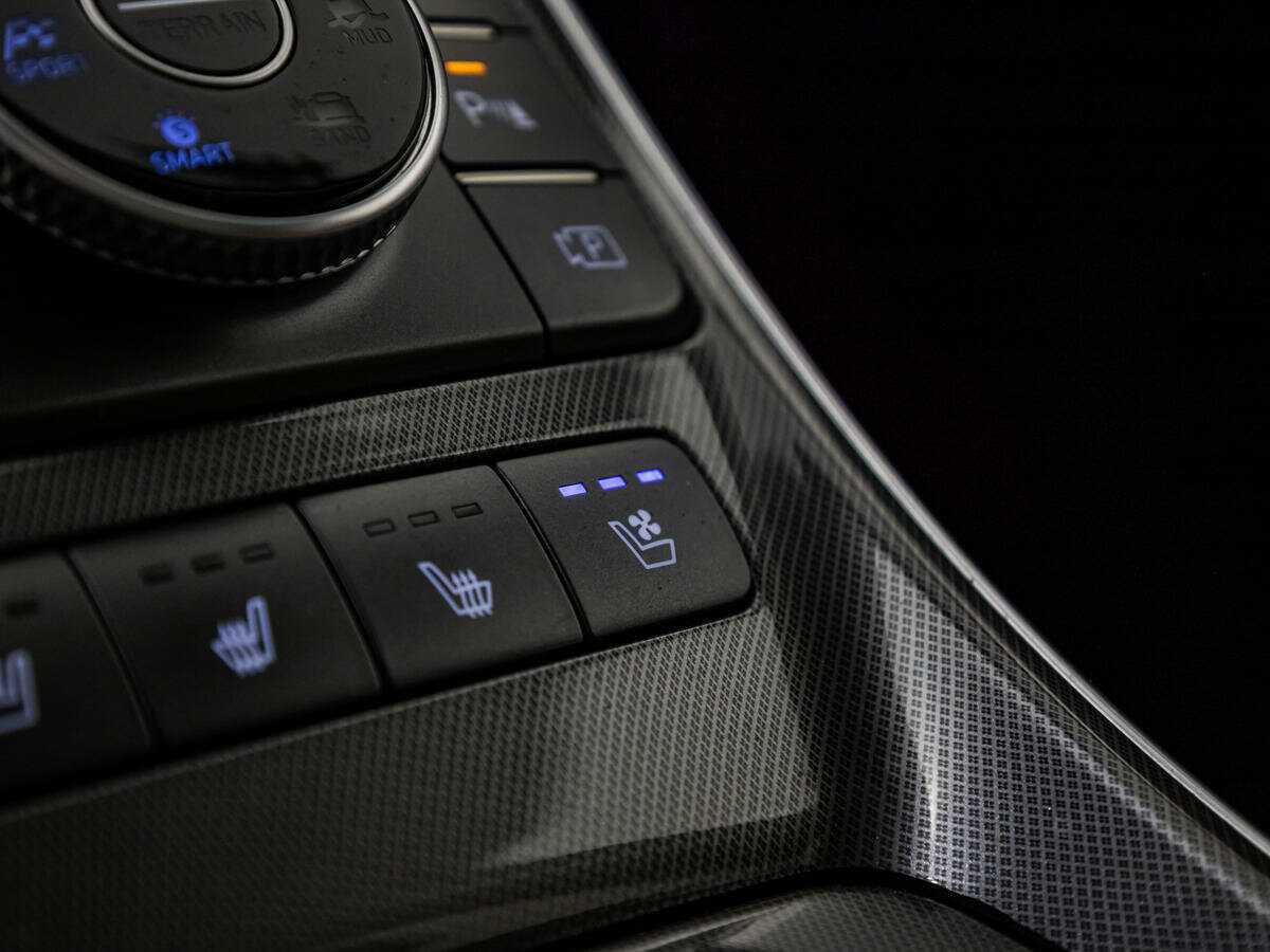 Hyundai Santa Fe 2021 года с пробегом. Фото: #15