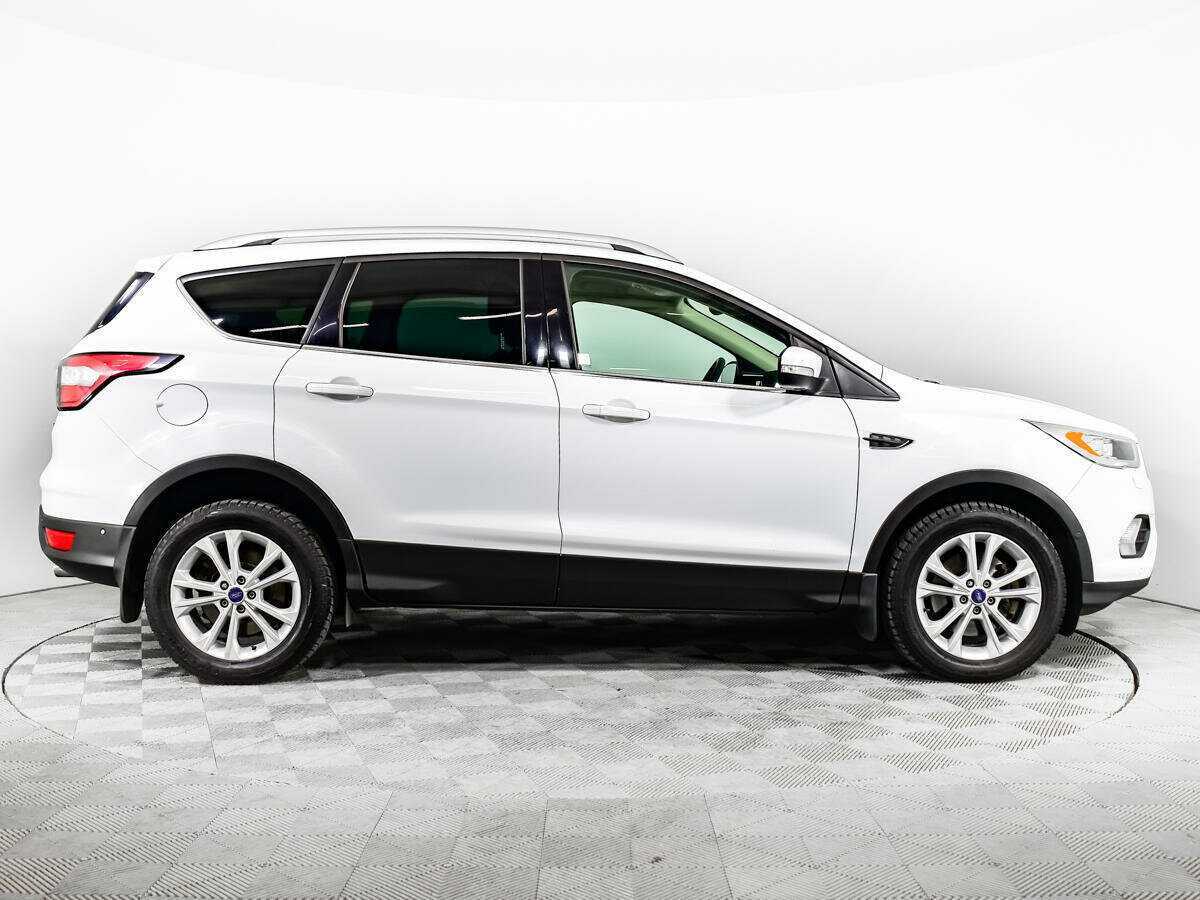 Ford Kuga 2017 года с пробегом. Фото: #3