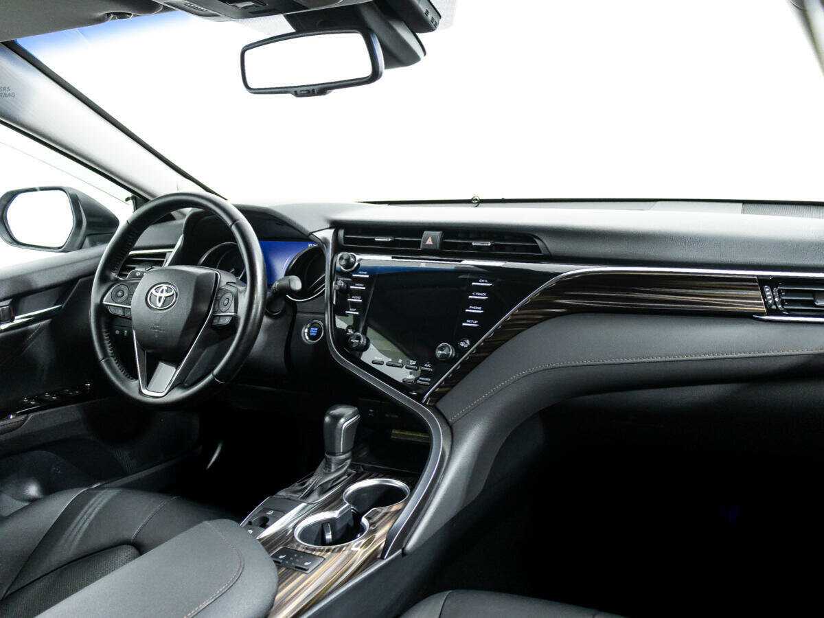 Toyota Camry 2020 года с пробегом. Фото: #8
