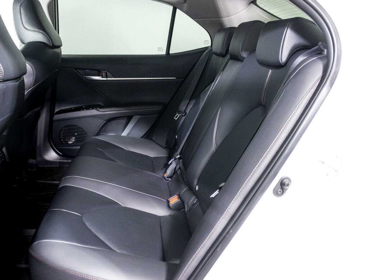 Toyota Camry 2020 года с пробегом. Фото: #9