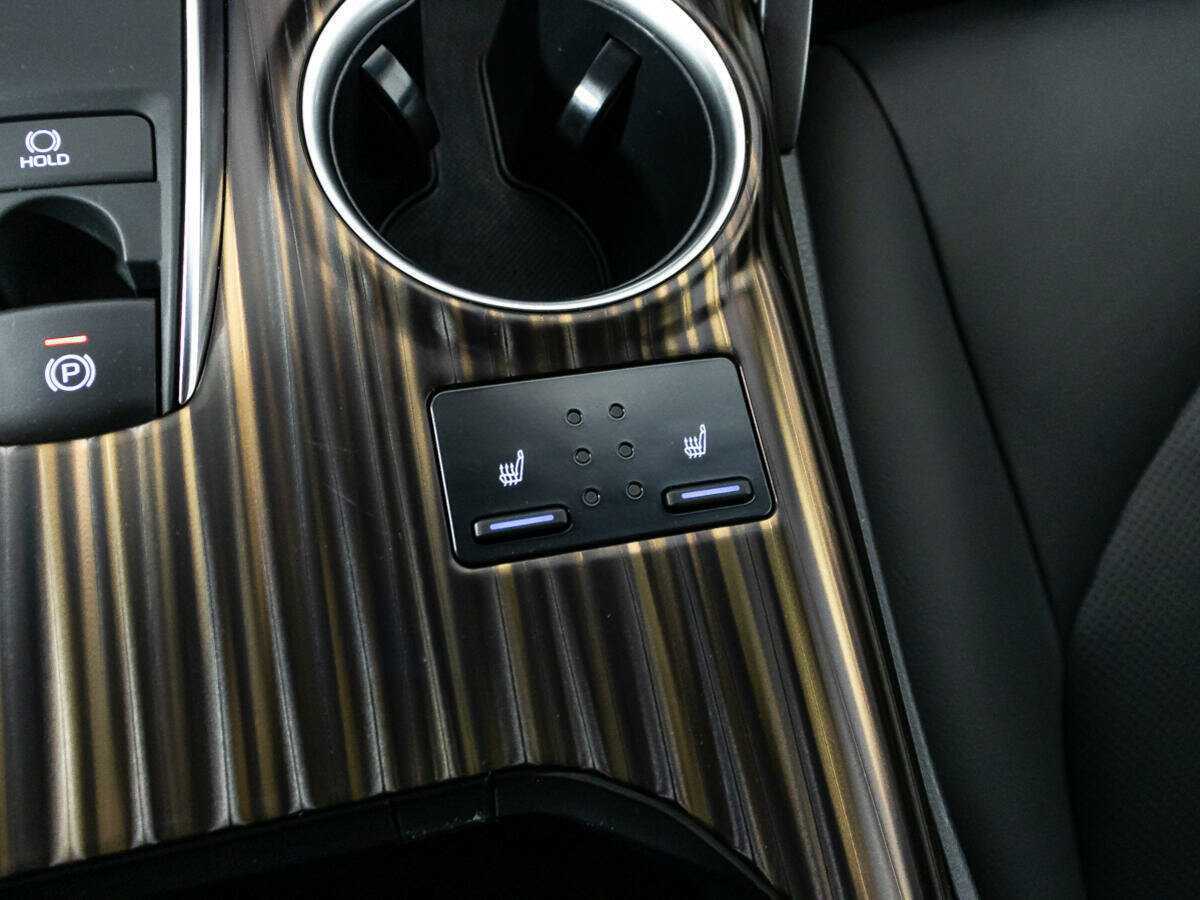 Toyota Camry 2020 года с пробегом. Фото: #19