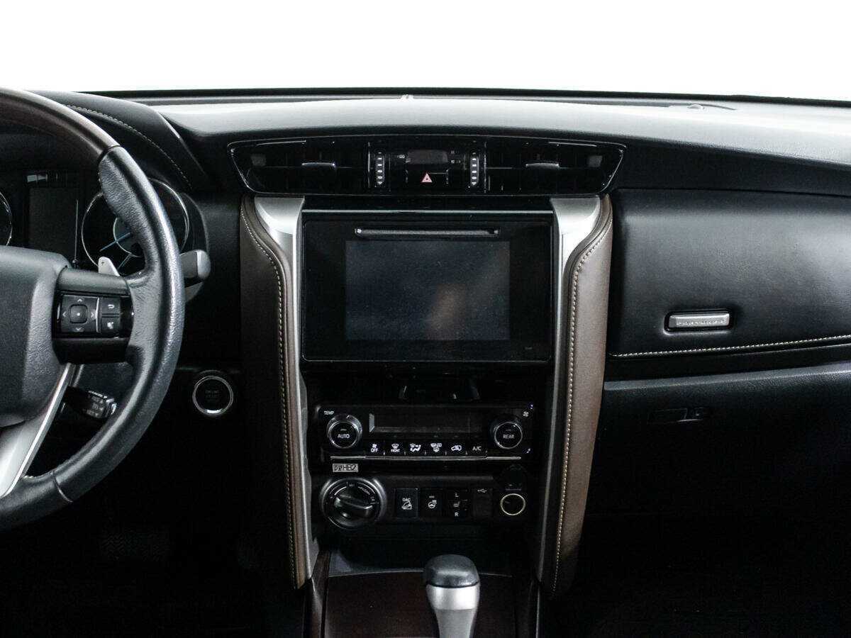 Toyota Fortuner 2019 года с пробегом. Фото: #13