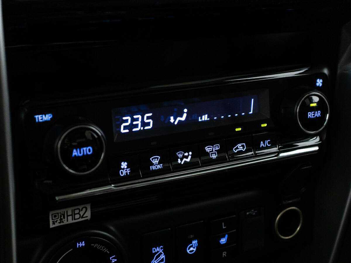 Toyota Fortuner 2019 года с пробегом. Фото: #18