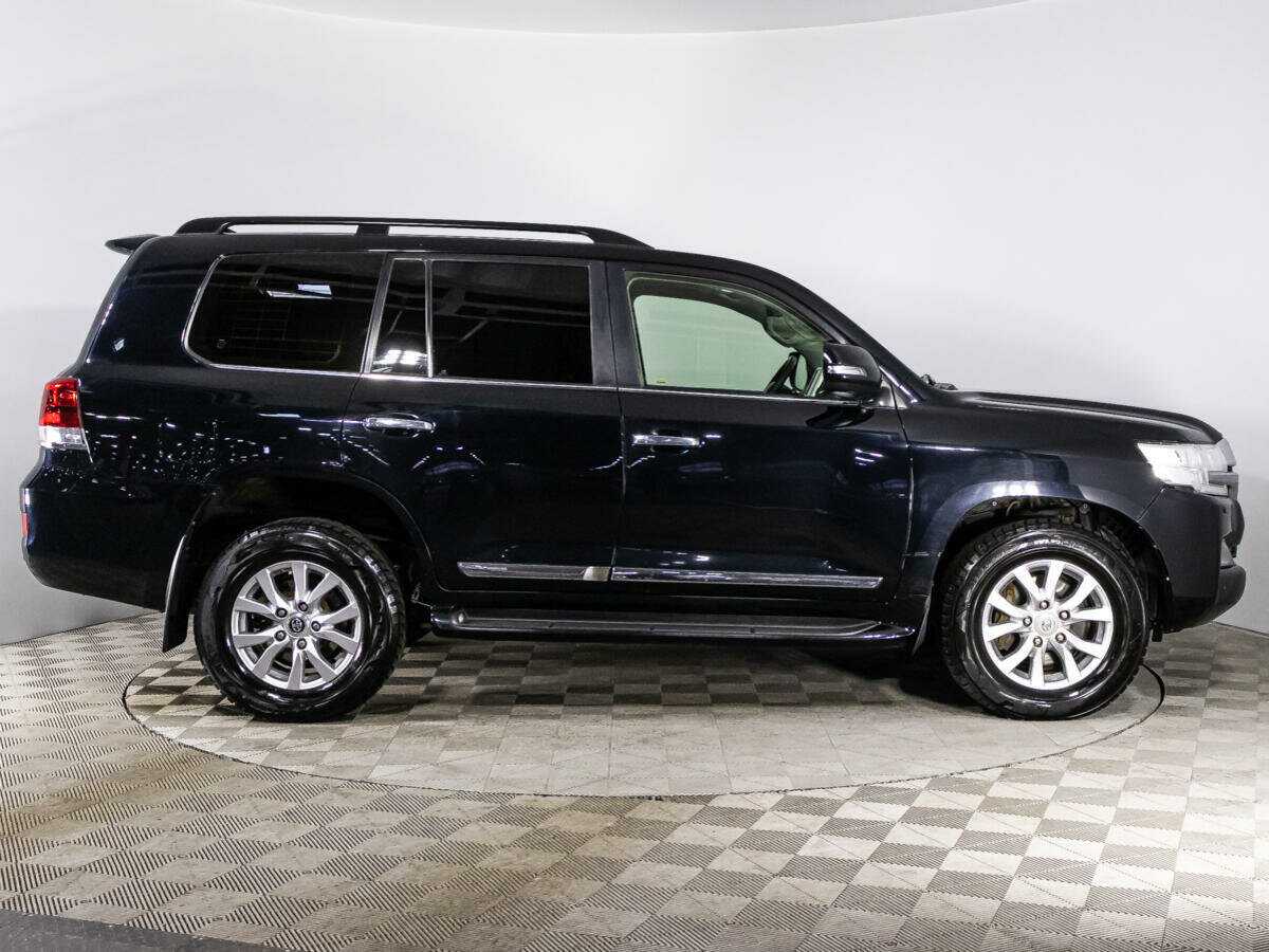 Toyota Land Cruiser 2018 года с пробегом. Фото: #3