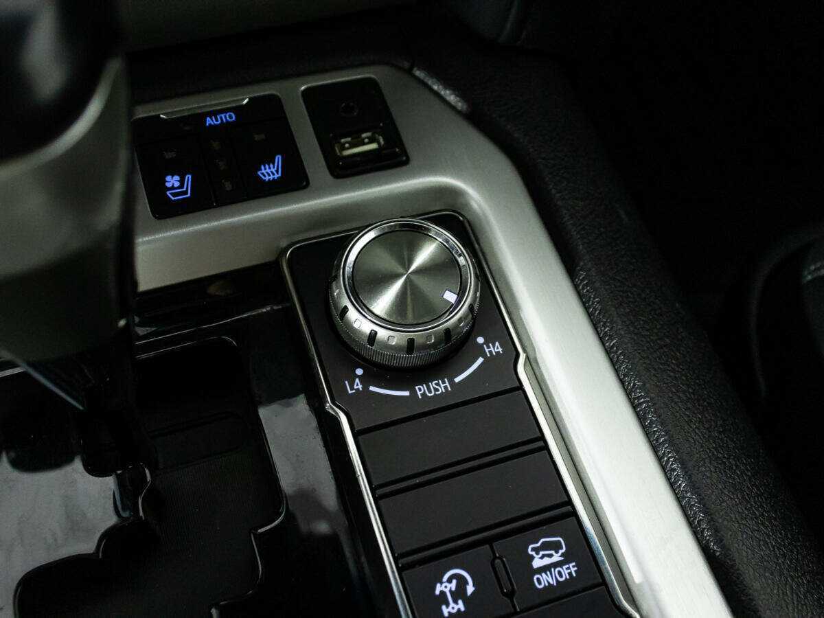 Toyota Land Cruiser 2018 года с пробегом. Фото: #17