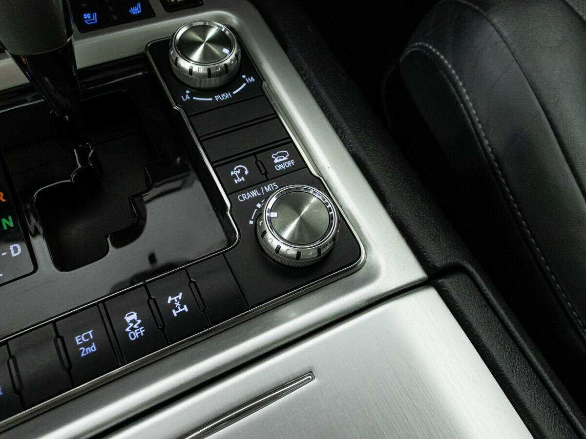 Toyota Land Cruiser 2018 года с пробегом. Фото: #18