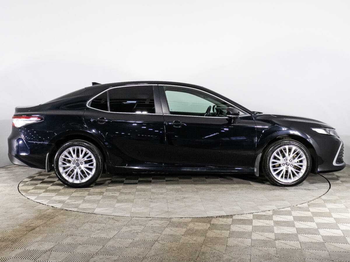 Toyota Camry 2021 года с пробегом. Фото: #3