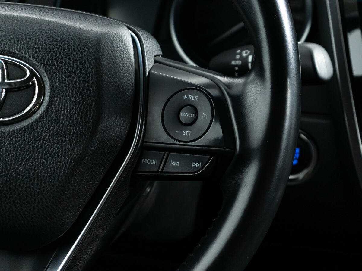 Toyota Camry 2021 года с пробегом. Фото: #17