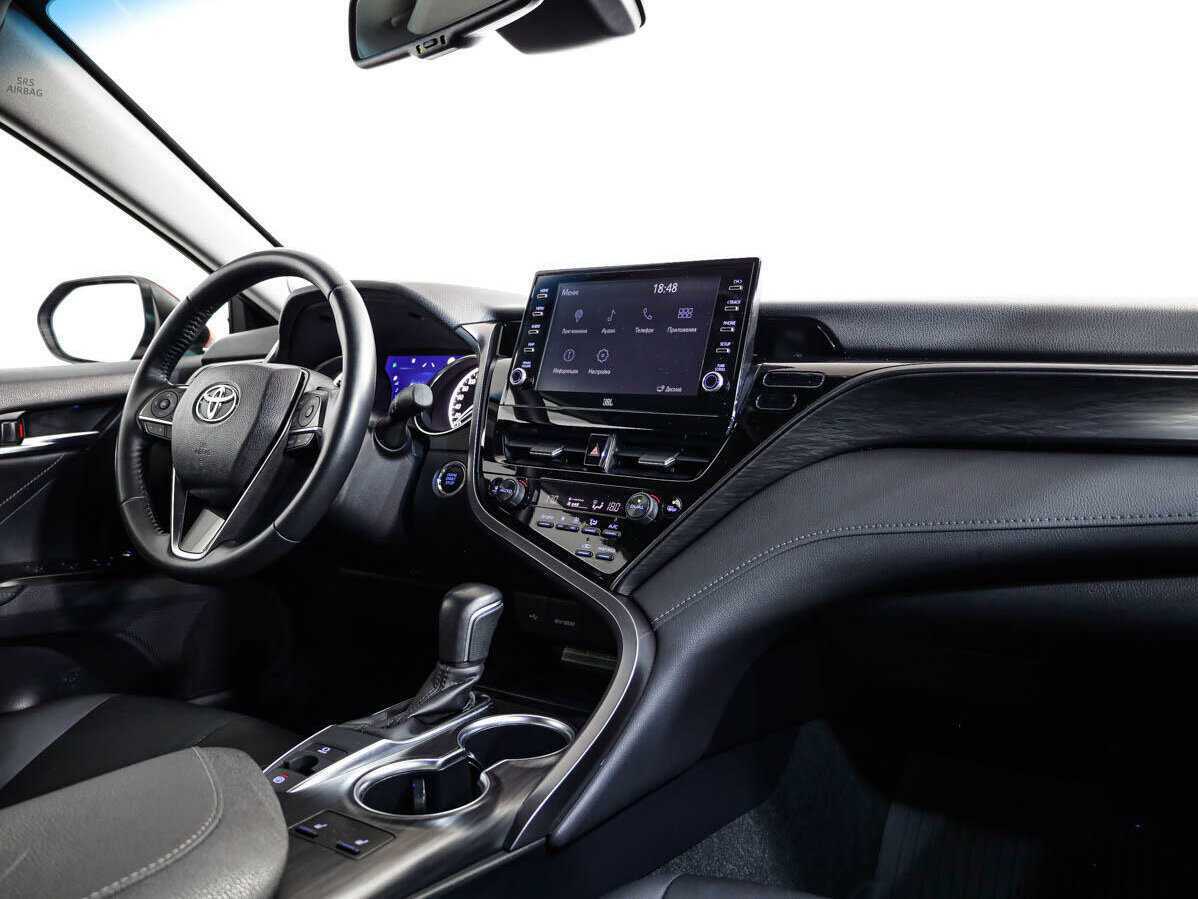 Toyota Camry 2021 года с пробегом. Фото: #9