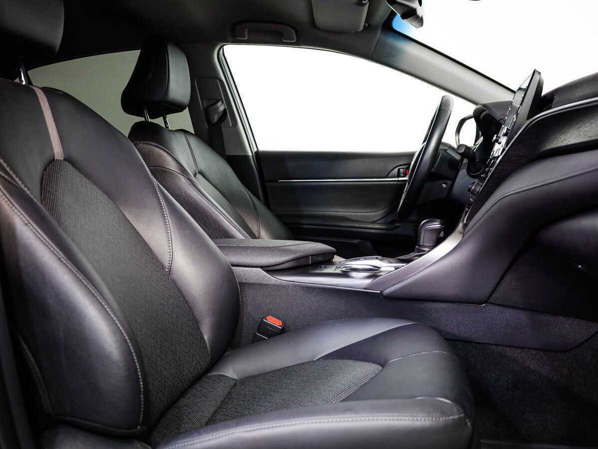 Toyota Camry 2021 года с пробегом. Фото: #13