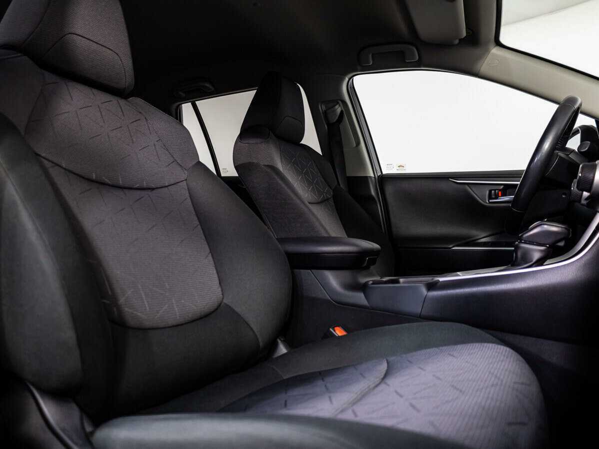 Toyota RAV4 2020 года с пробегом. Фото: #10