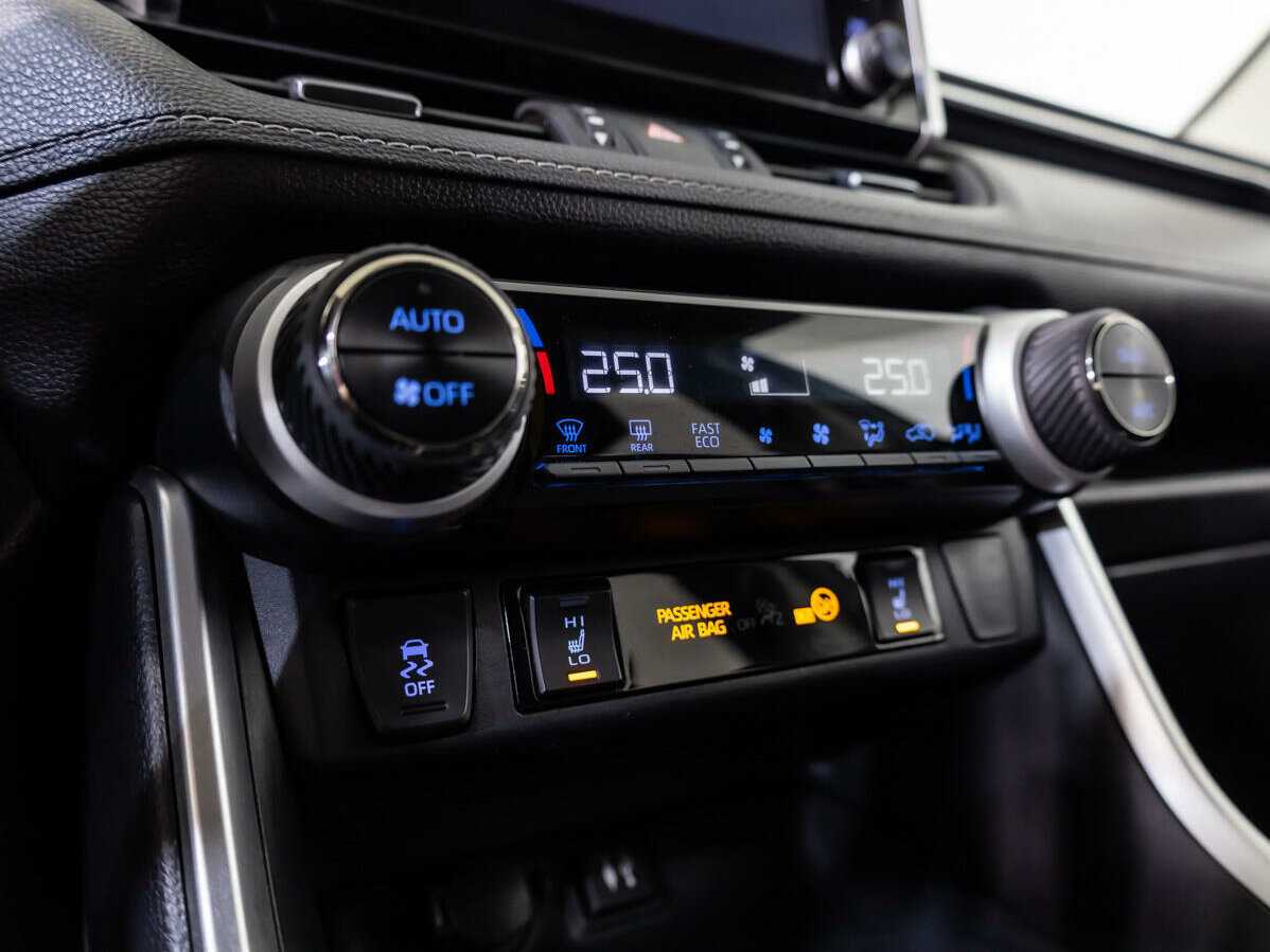 Toyota RAV4 2020 года с пробегом. Фото: #13