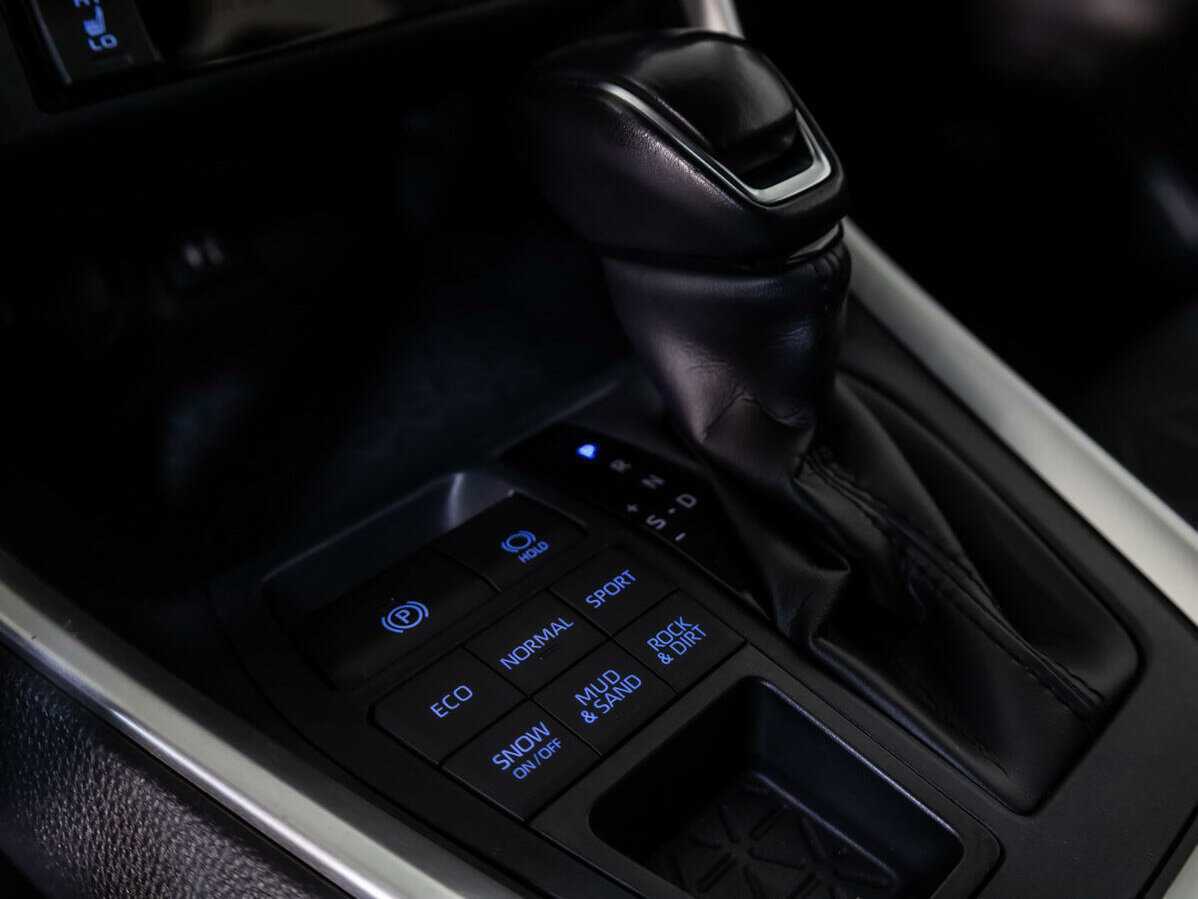 Toyota RAV4 2020 года с пробегом. Фото: #14