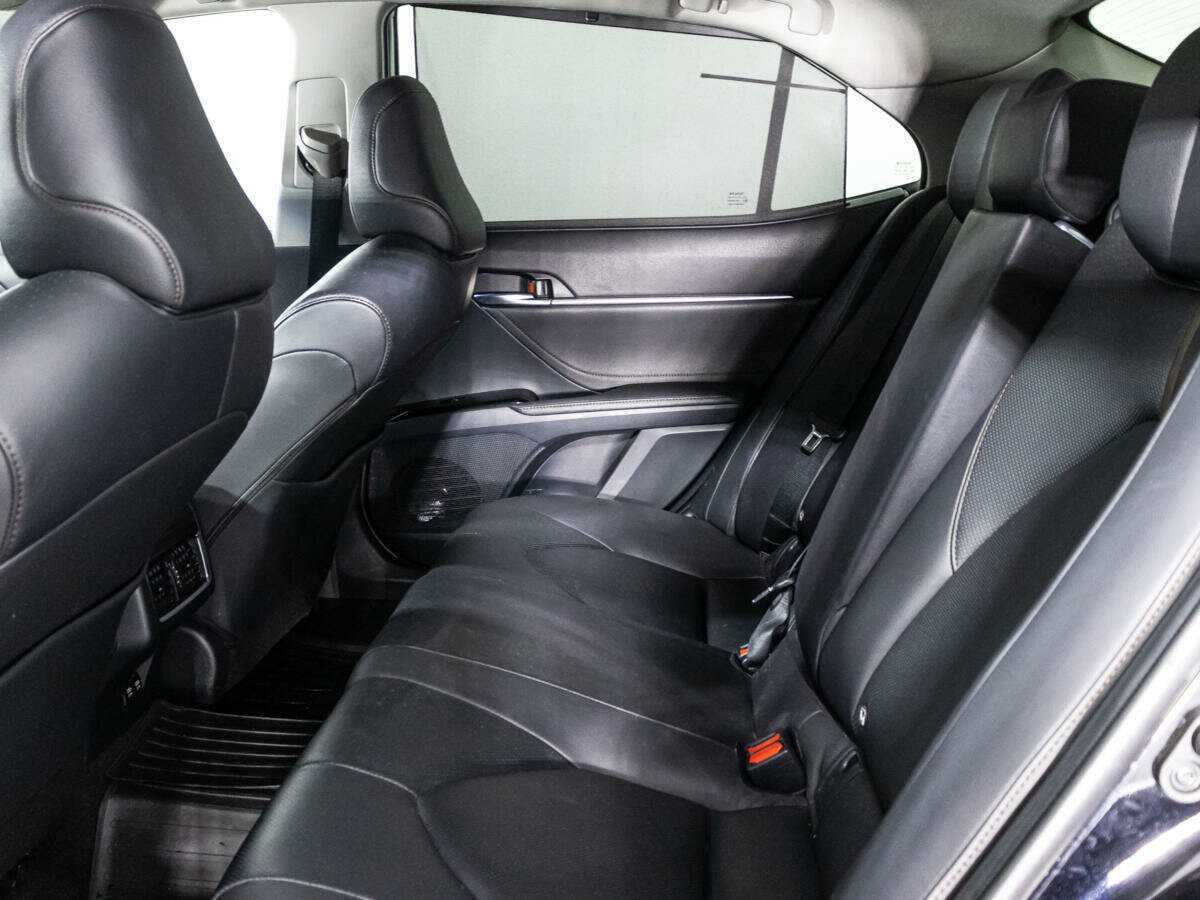 Toyota Camry 2018 года с пробегом. Фото: #9