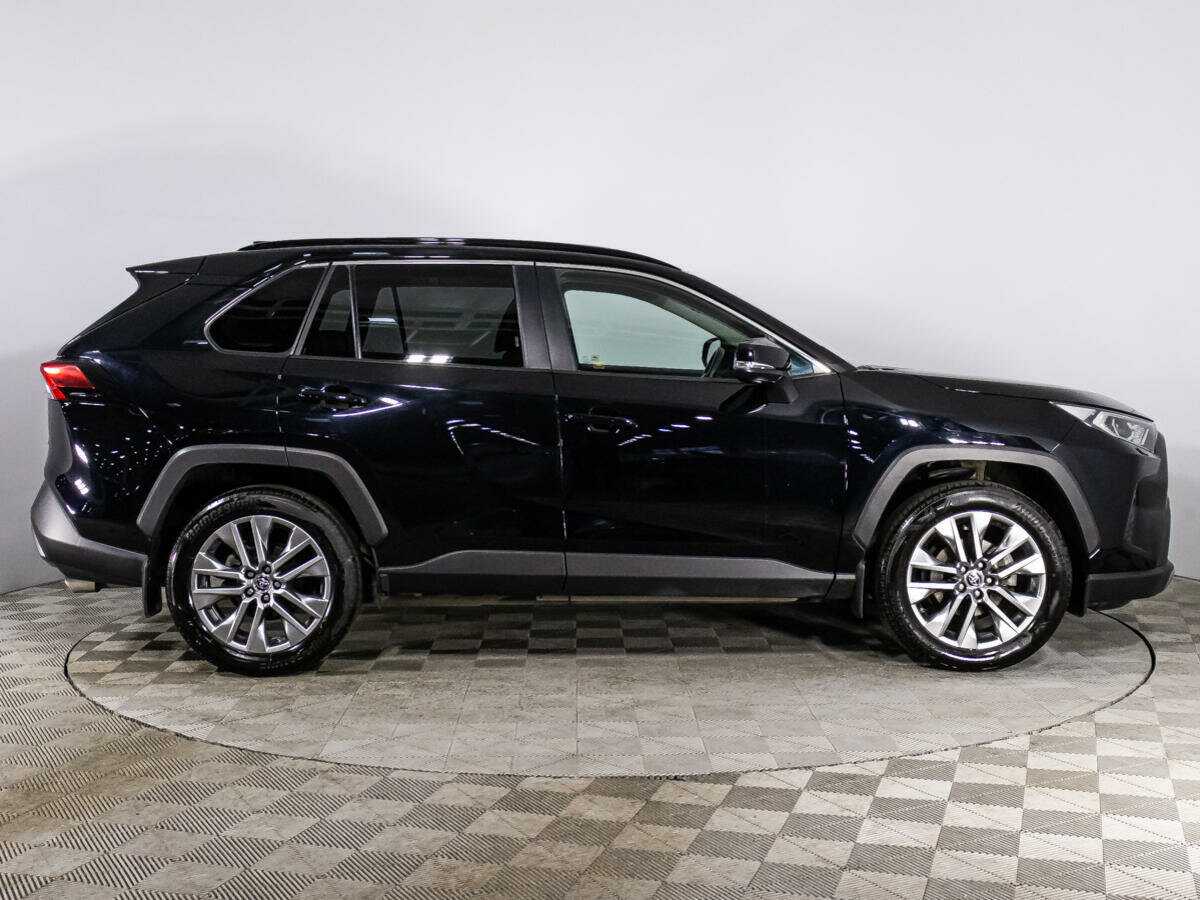 Toyota RAV4 2022 года с пробегом. Фото: #3