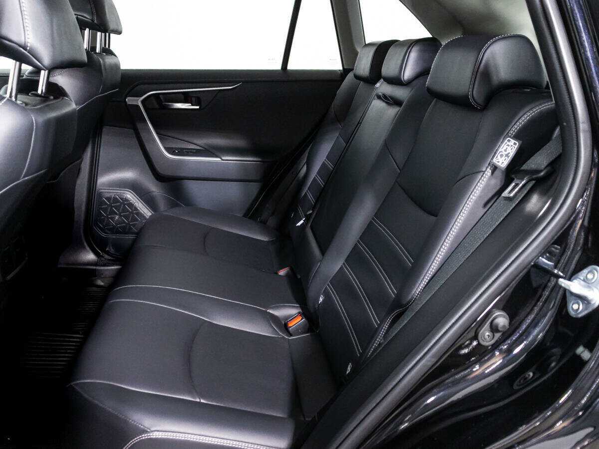 Toyota RAV4 2022 года с пробегом. Фото: #9