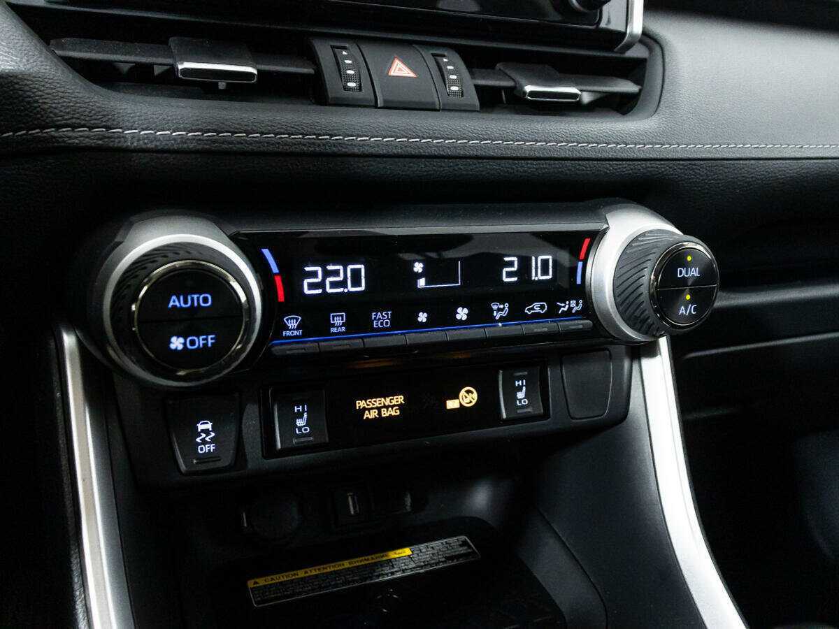 Toyota RAV4 2022 года с пробегом. Фото: #17