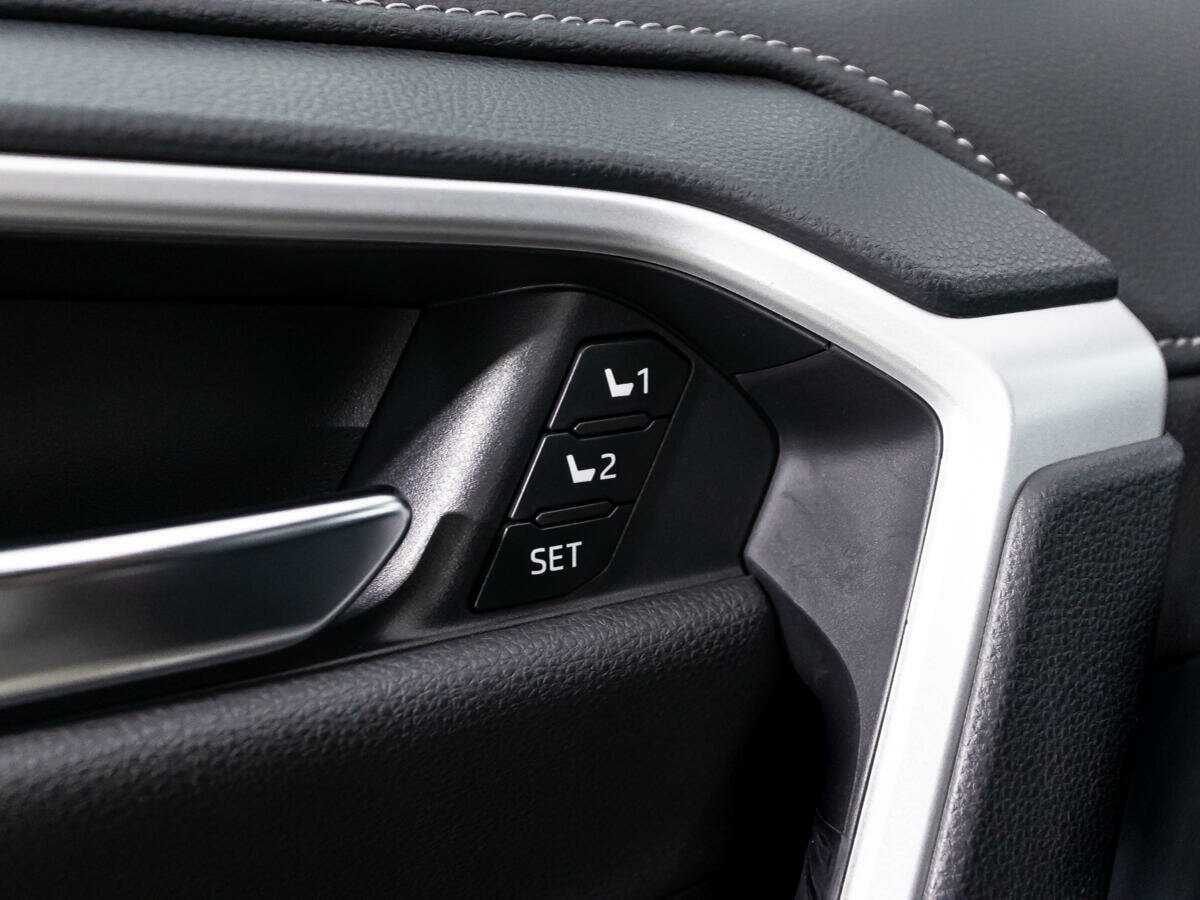 Toyota RAV4 2022 года с пробегом. Фото: #21