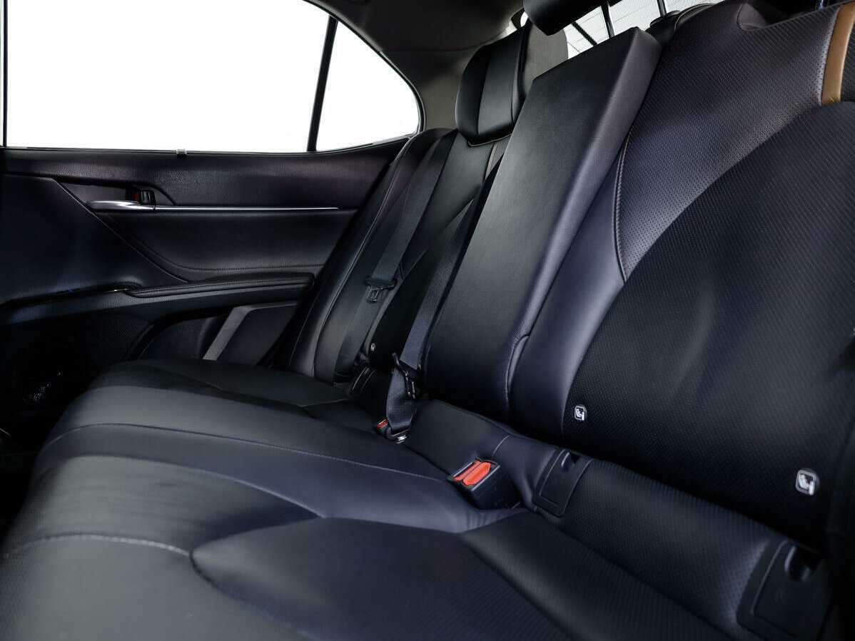 Toyota Camry 2019 года с пробегом. Фото: #14