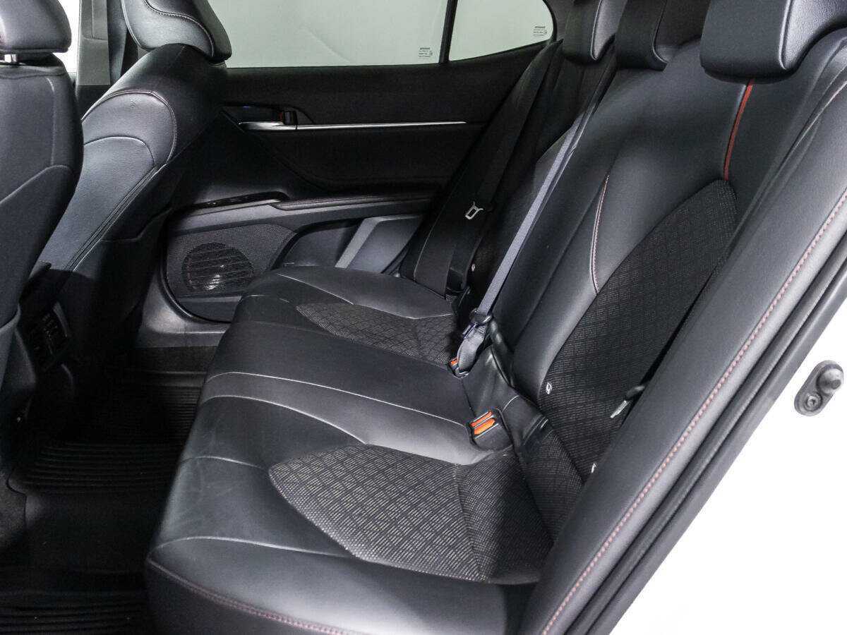Toyota Camry 2022 года с пробегом. Фото: #9