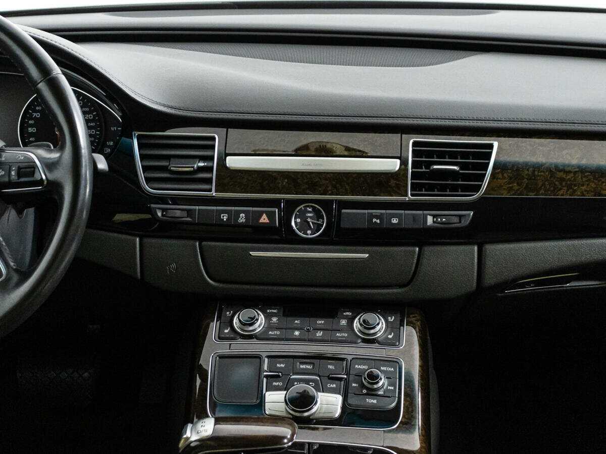 Audi A8 2010 года с пробегом. Фото: #13
