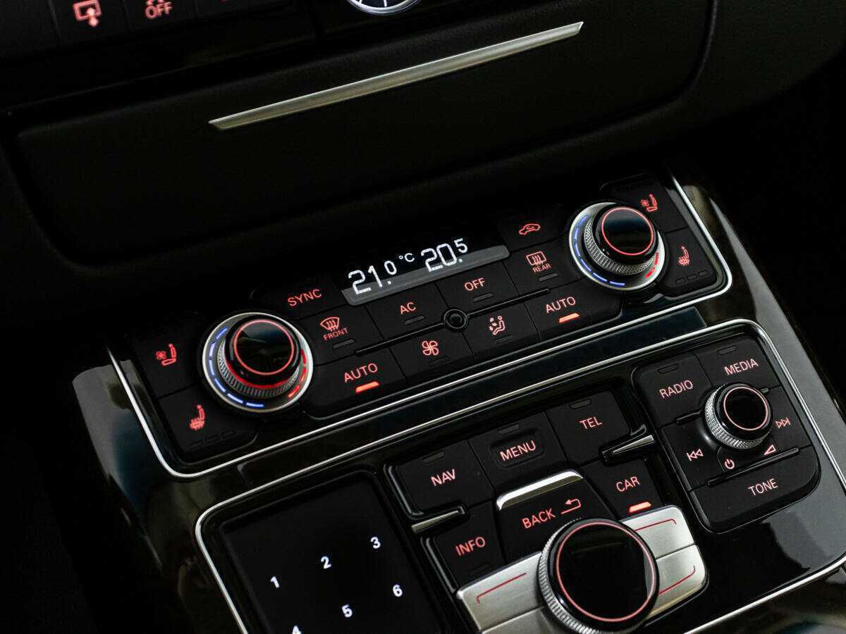 Audi A8 2010 года с пробегом. Фото: #18