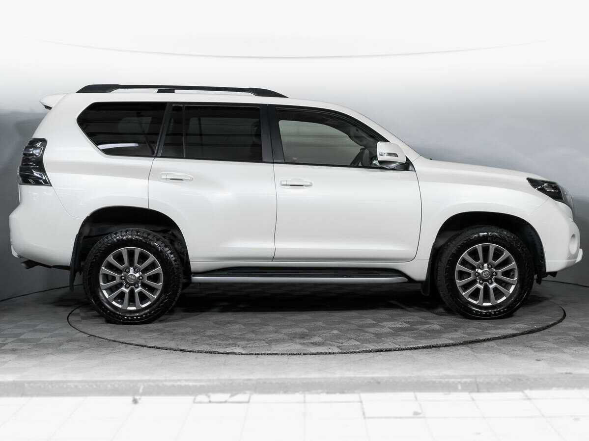 Toyota Land Cruiser Prado 2017 года с пробегом. Фото: #3