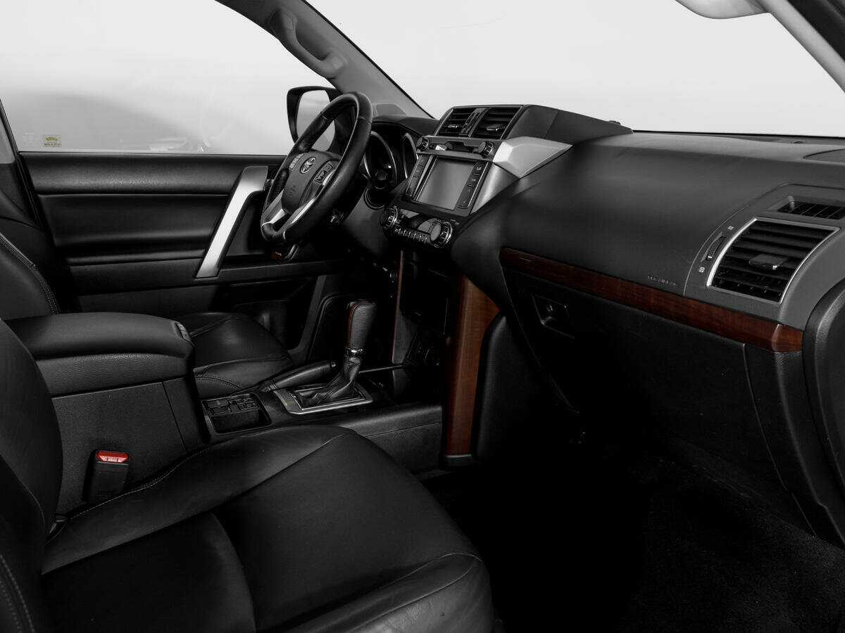 Toyota Land Cruiser Prado 2017 года с пробегом. Фото: #8