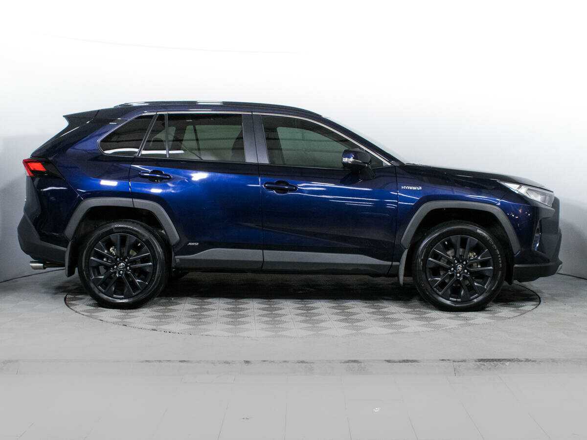 Toyota RAV4 2020 года с пробегом. Фото: #3