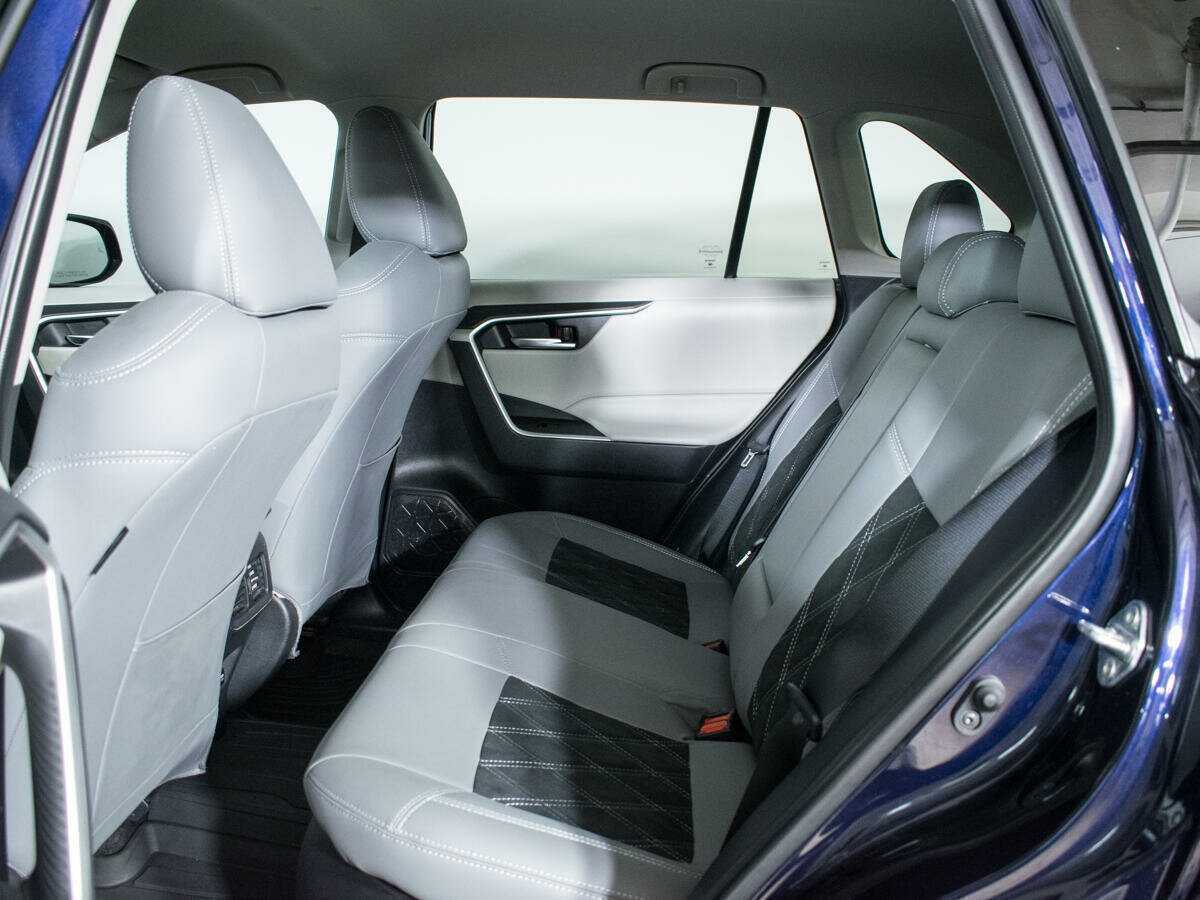 Toyota RAV4 2020 года с пробегом. Фото: #9