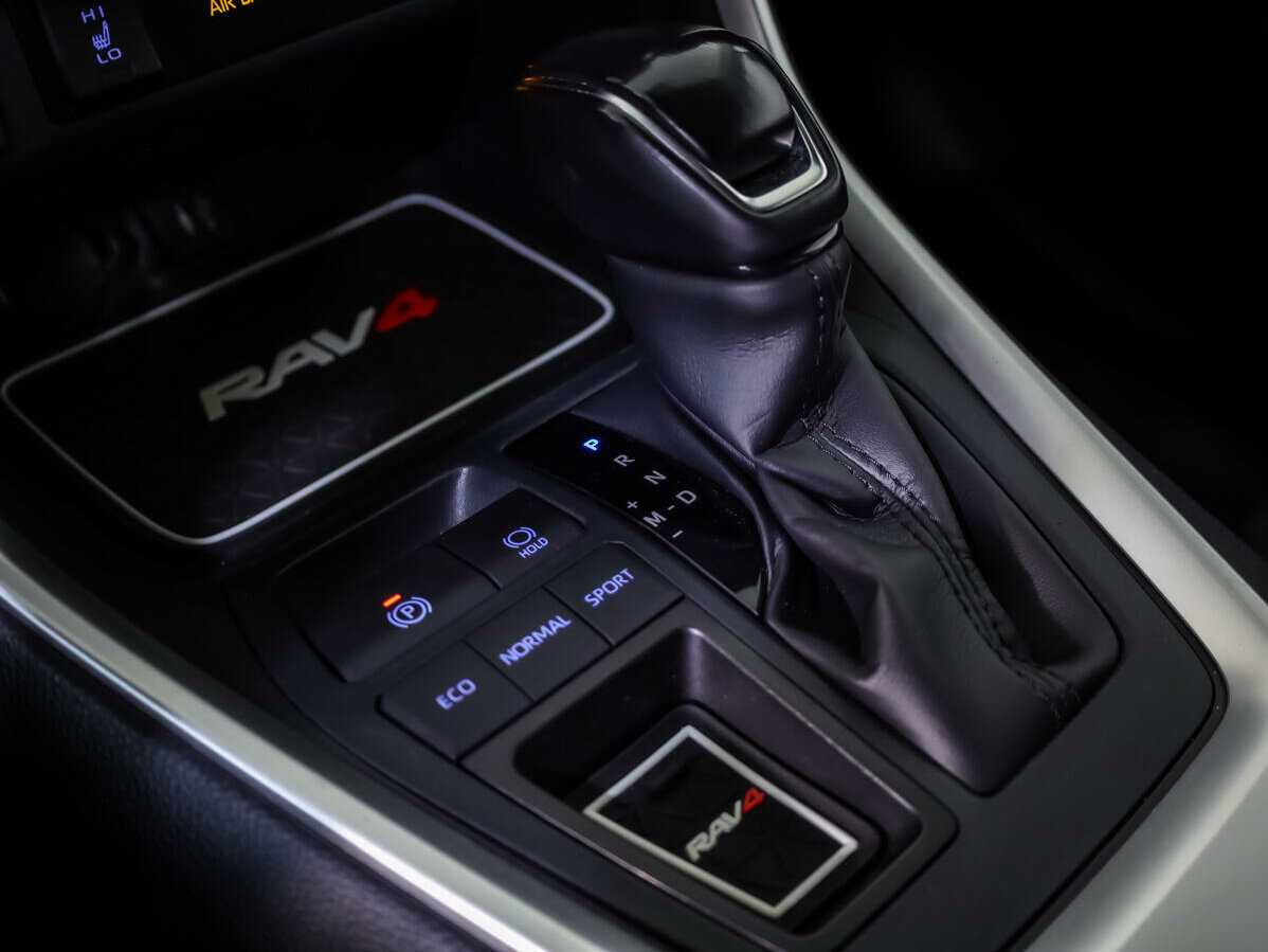 Toyota RAV4 2020 года с пробегом. Фото: #10