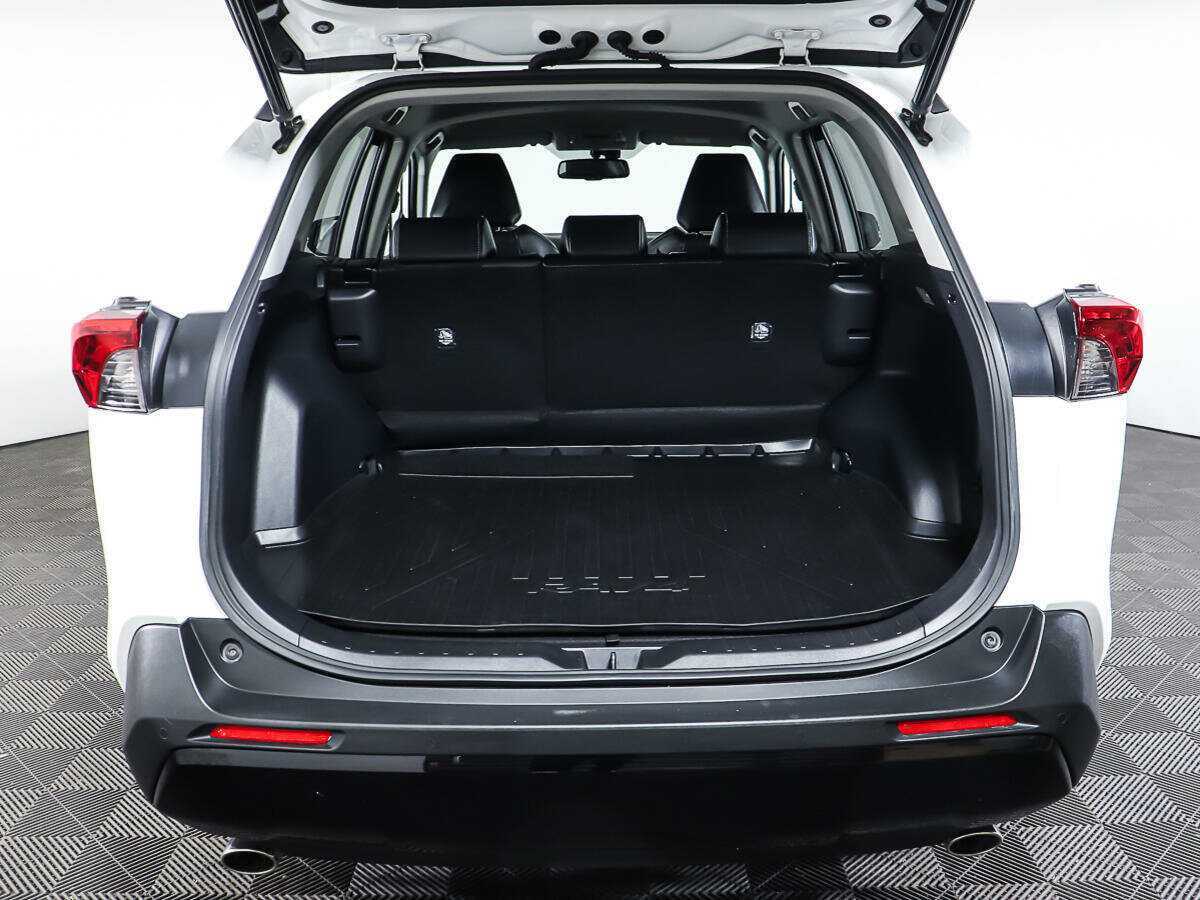 Toyota RAV4 2022 года с пробегом. Фото: #9