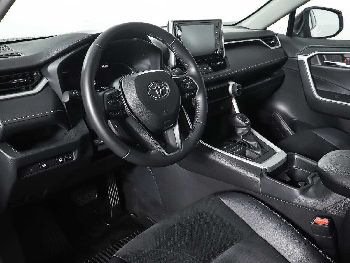 Toyota RAV4 2022 года с пробегом. Фото: #14