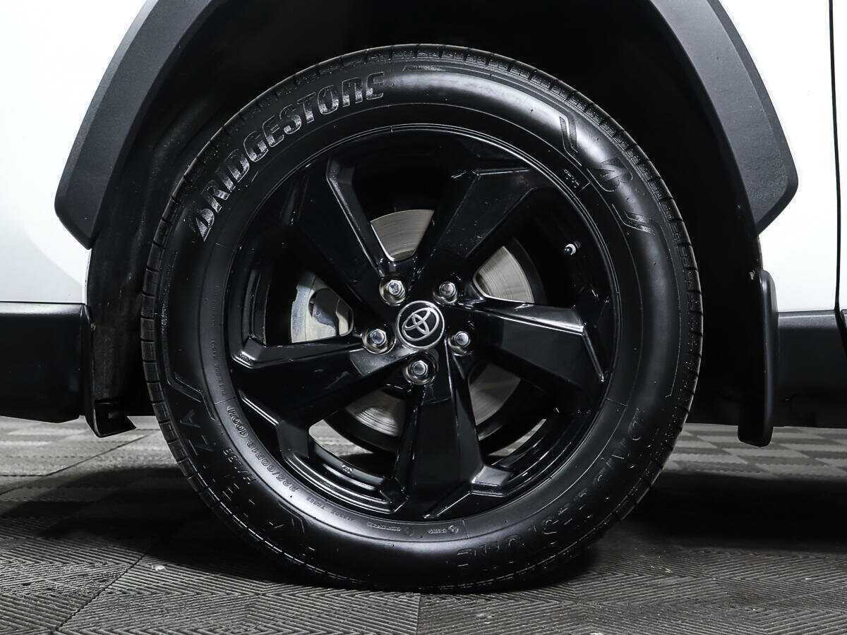 Toyota RAV4 2022 года с пробегом. Фото: #22