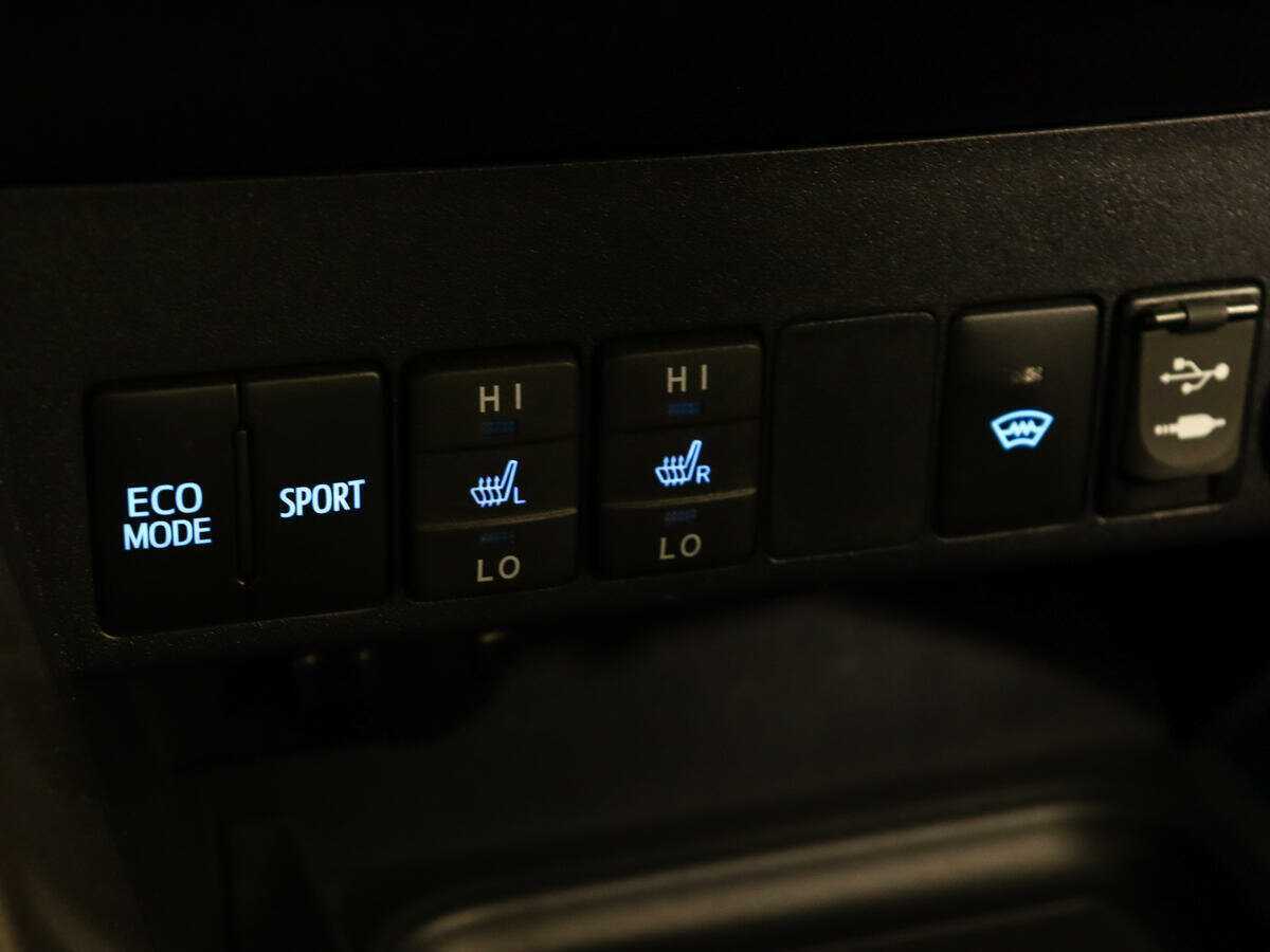 Toyota RAV4 2018 года с пробегом. Фото: #18