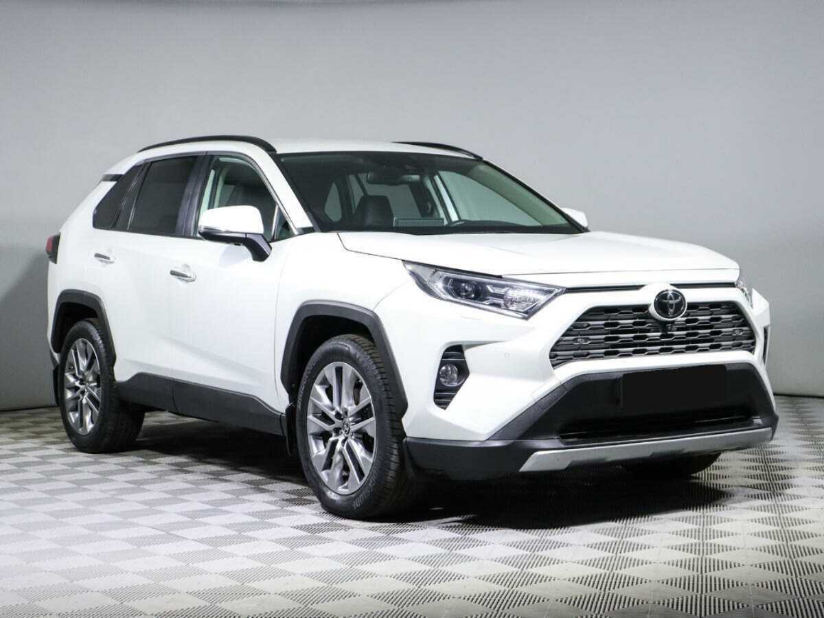Toyota RAV4 2021 года с пробегом. Фото: #2