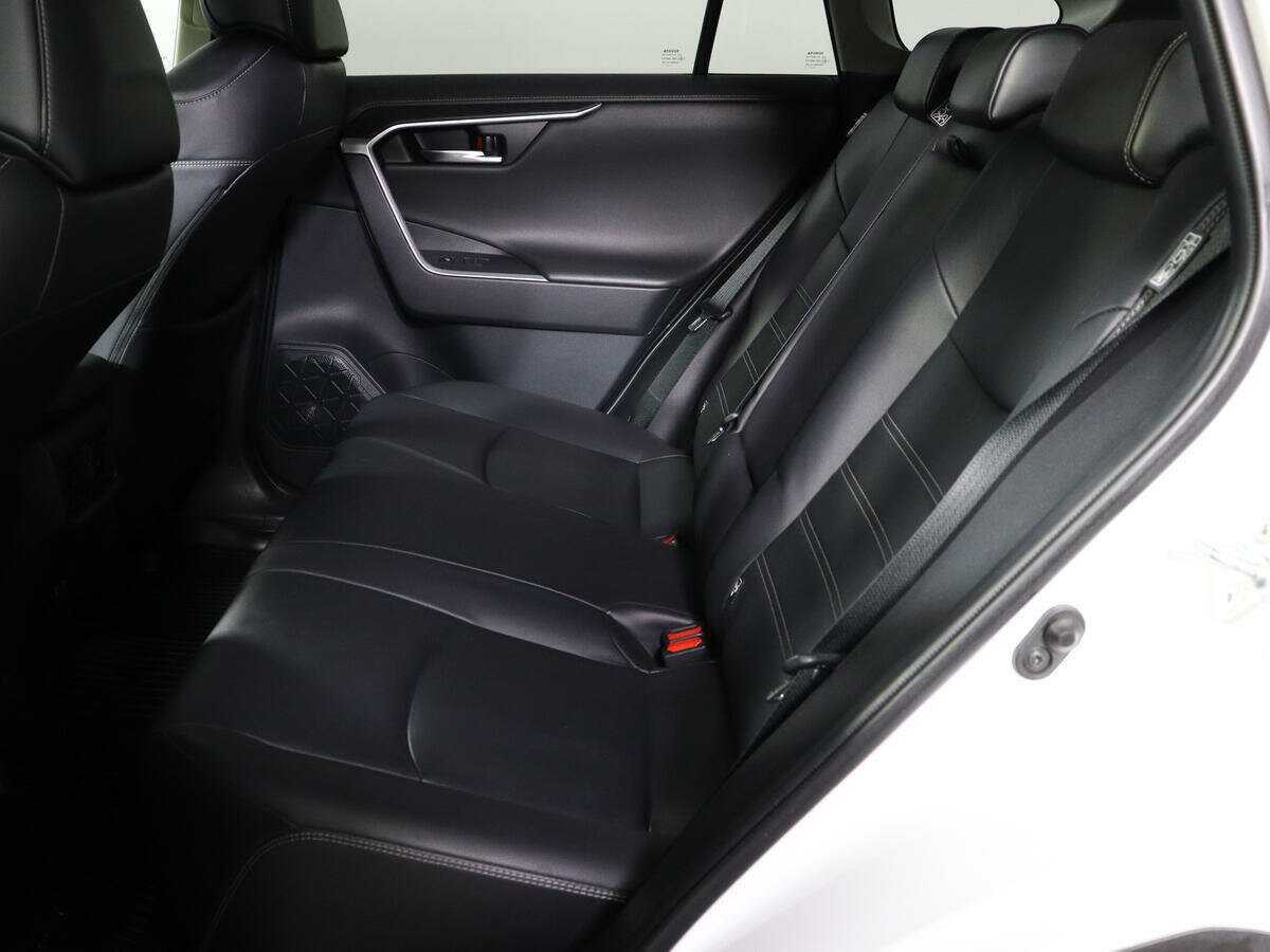 Toyota RAV4 2021 года с пробегом. Фото: #8
